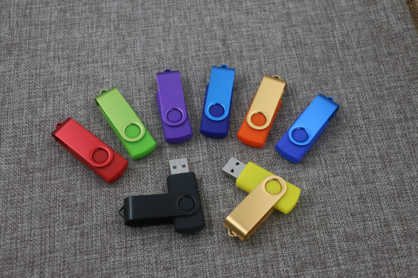 【2026年版】USBメモリをプレゼントに！喜ばれる選び方とおすすめ紹介-3