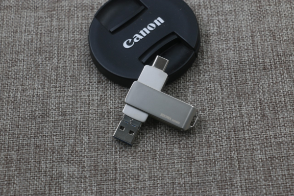 ウェディング映像制作会社様に聞く、オリジナルUSBメモリ導入の決め手-4